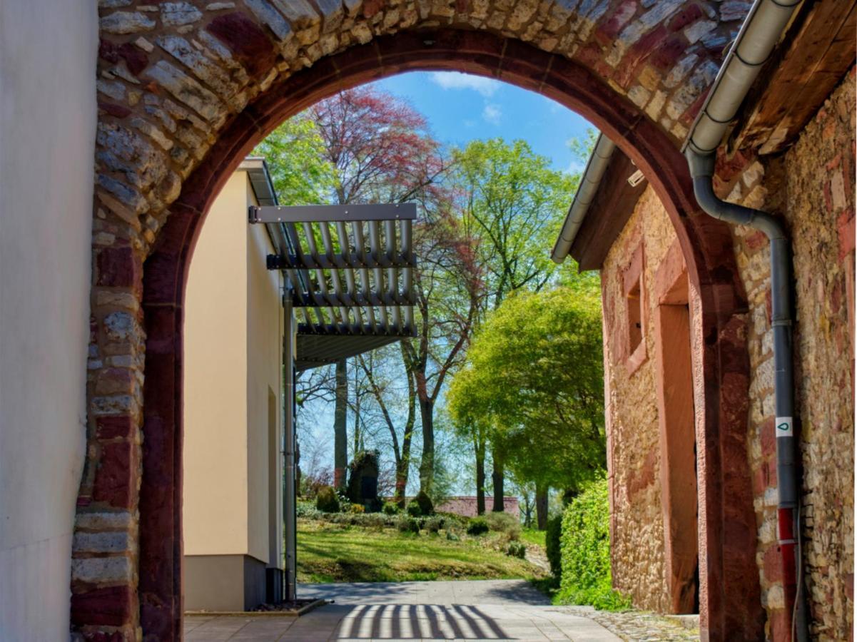 Schloss 3*